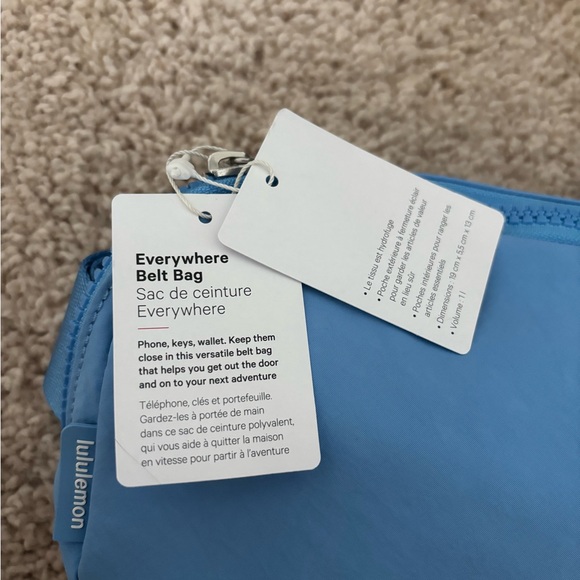 NWT Lululemon Belt Bag - Picture 2 of 5